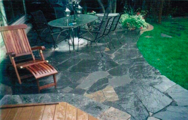 natural stone patio - edmonton - brickworks landscaping - natural rock outdoor flooring